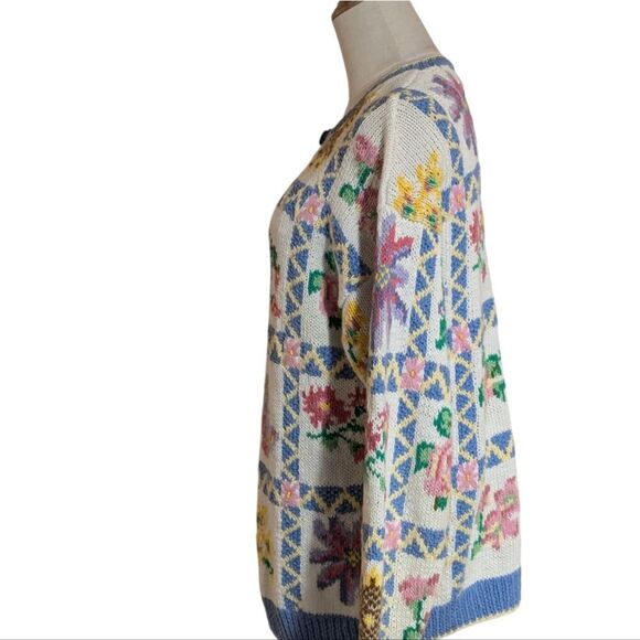 Design Options Vintagrle Patchwork Floral White Grandma Cardigan Sweater - Picture 4 of 6
